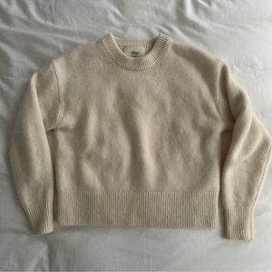 Aritzia wilfred luxe cashmere ivory crew neck sweater